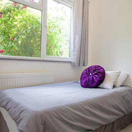 London Elegant New Studio Bagian luar foto